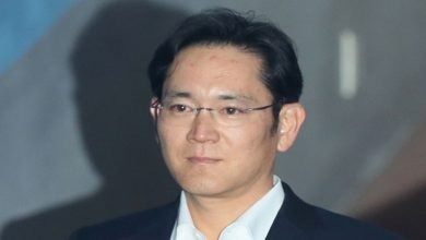 Samsung Heir In India To Discuss Mobile Business