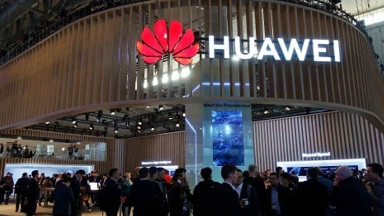 Huawei To Pay Staff $286mn In Bonuses For Resisting