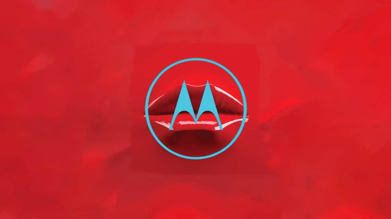 Motorola Delays Foldable Razr's Sale