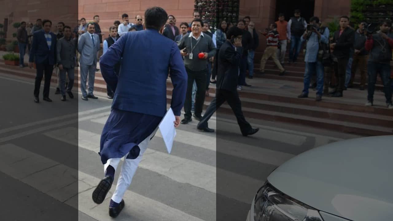 Railway Minister Piyush Goyal Earns Praise From Twitterati
