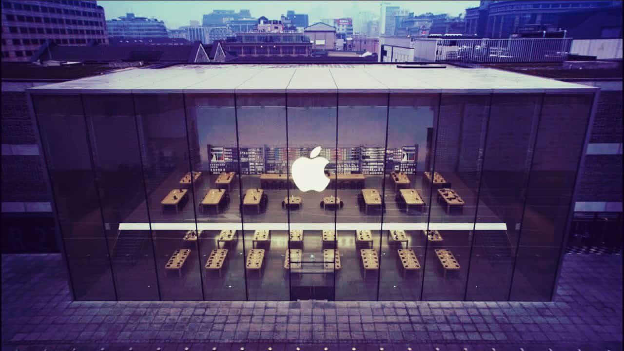 Apple Shuts One Retail Store In China