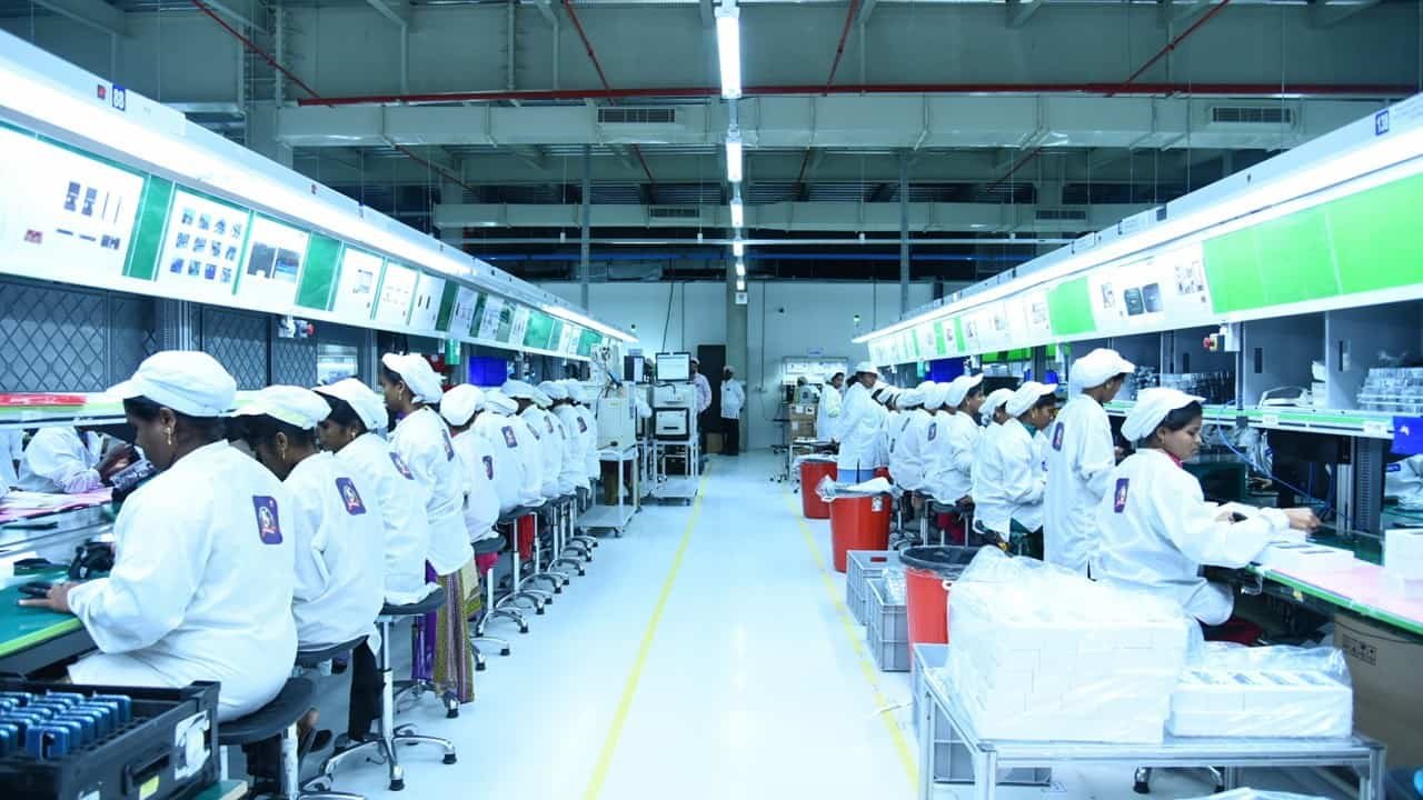 Foxconn Chinese Factories To Remain Shut