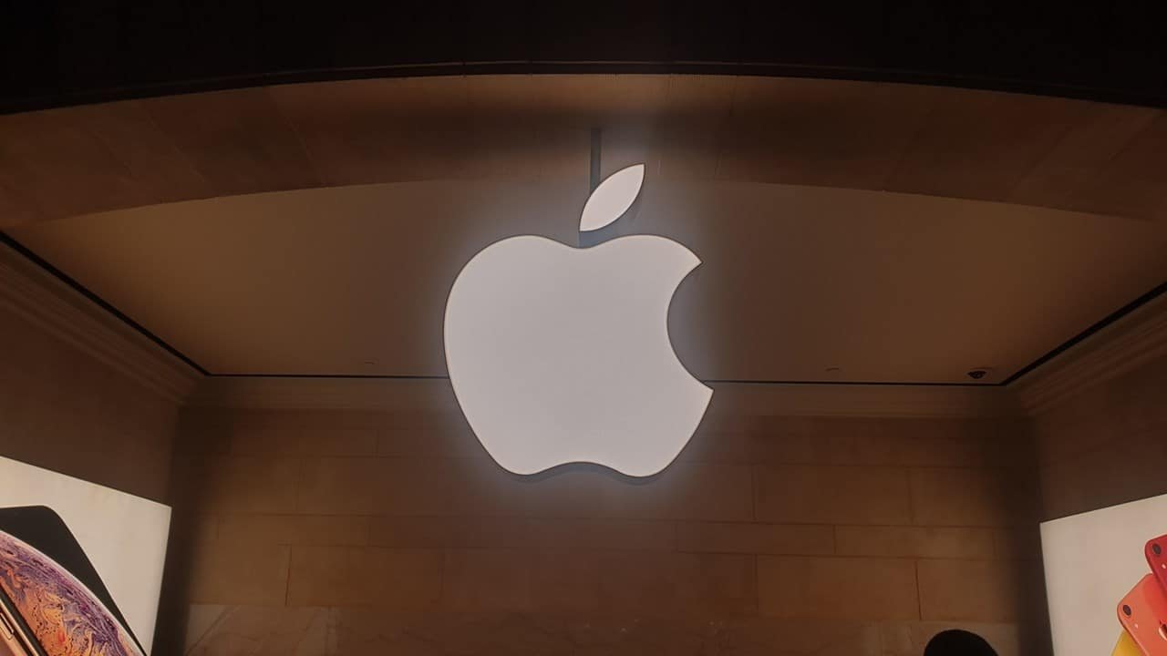 Apple Shuts Retail Stores In Spain