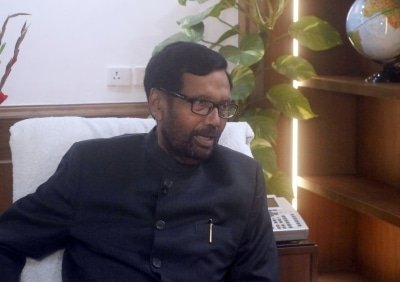 Govt Fixes Prices Of Sanitizers Face Masks Paswan