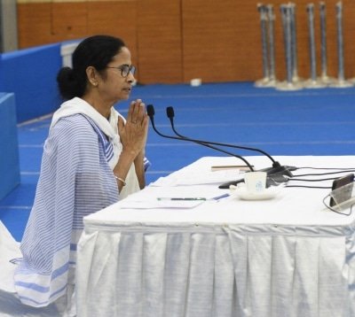 Mamata Contributes Rs 10 Lakh For Fight Against Covid 19