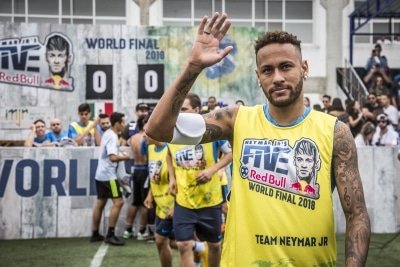 Neymar Lends Support To Campaign To Help Poor In Brazil
