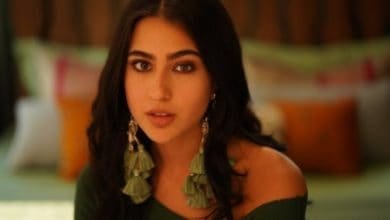 Sara Ali Khans Varanasi Temple Visit Creates Controversy