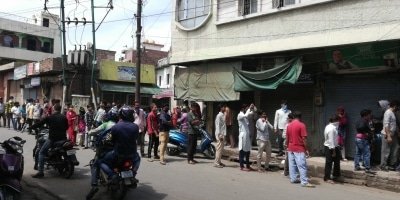 Walking From Delhi To Mp Man Dies In Agra