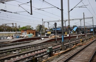 28 Nepalis Walking Home Along Railway Track Quarantined In Varanasi