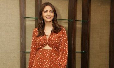Anushka Tries Ensuring Virat Doesnt Miss His Fans Amid Lockdown