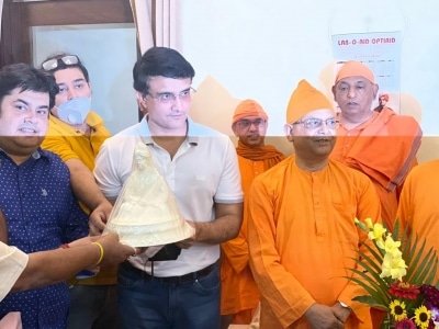 Covid 19 Ganguly Visits Belur Math After 25 Years Helps Needy