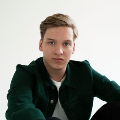 George Ezra Offers Free Music For Kids Online Workouts Amid Lockdown