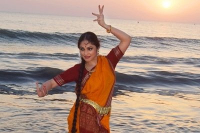 Gracy Singh Dancing On Beach A Most Enchanting Experience