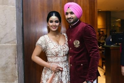 Harbhajan Wife To Distribute Ration To 5000 Families