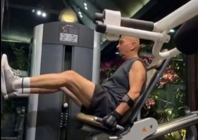 Hrithik Roshan Shares Workout Video Of 70 Yr Old Rakesh Roshan