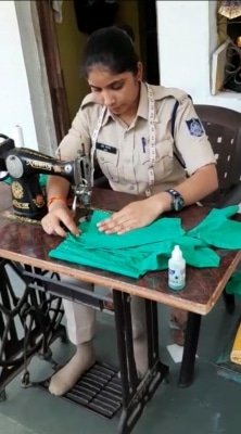 Lady Cop Plays Good Samaritan In Mp