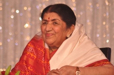 Lata Mangeshkar Thanks Vikas Khanna For Donating Ppe Kits To Her Hospital