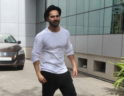 Lockdown Diaries Varun Dhawan Misses Going To Juhu Beach