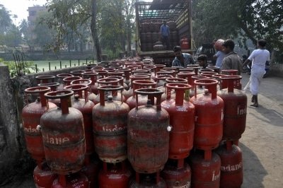 Lpg Delivery Boys To Spread Awareness On Face Masks Hand Washing