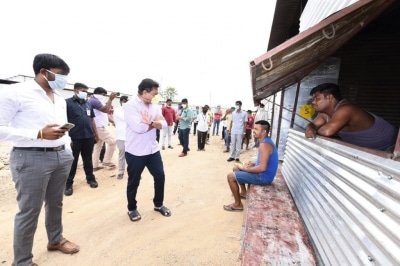 Many Migrant Workers In Telangana Still Waiting For Help