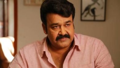 Mohanlal Interacts With Health Workers Sings For Them