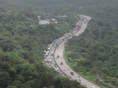Mumbai Pune Expressway Traffic To Speed Up As Old Bridge Razed