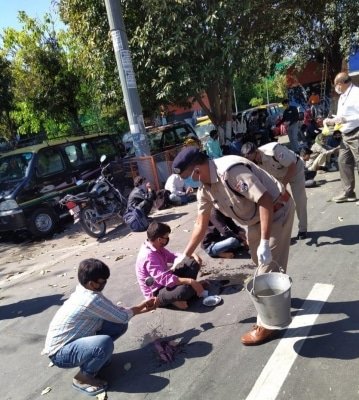 Railways Serves 30 Lakh Meals To Needy Amid Lockdown
