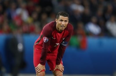 Ronaldo Gets A Haircut From Girlfriend Georgina