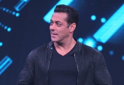 Salman Khan Provides Ration To Daily Wage Workers