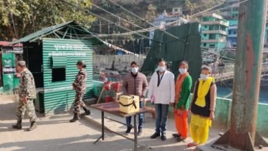 Taking Corona War To Skies In Ups Gorakhpur Through Kites