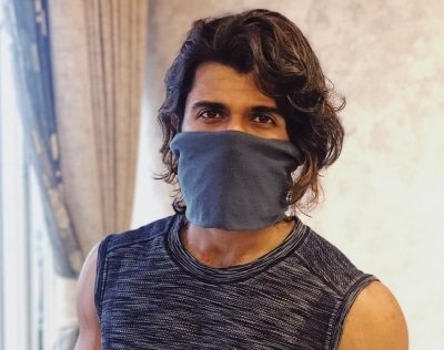 Vijay Deverakonda Leave Medical Masks For Doctors Go For Homemade Options