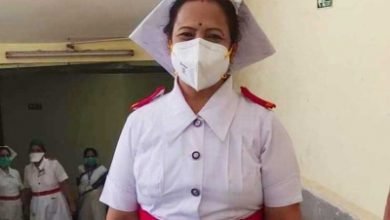 War Against Virus Mumbai Mayor Dons Role Of Miss Nightingale