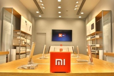 Xiaomi Patents New Smartphone With Waterfall Display