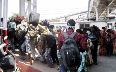 14649 Migrants Leave Karnataka In 10 Special Trains