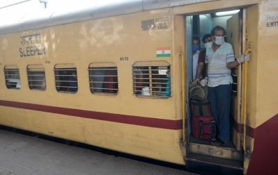 1st Train To Kerala Brings Home 1000 People 7 Sent To Hospitals