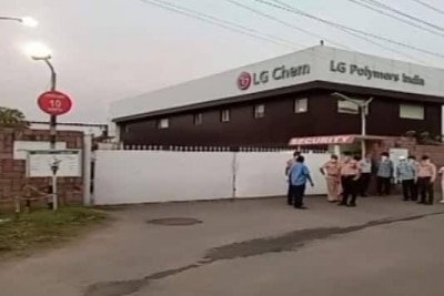 3 Dead 1000 Fall Ill After Gas Leak In Vizag Chemical Unit