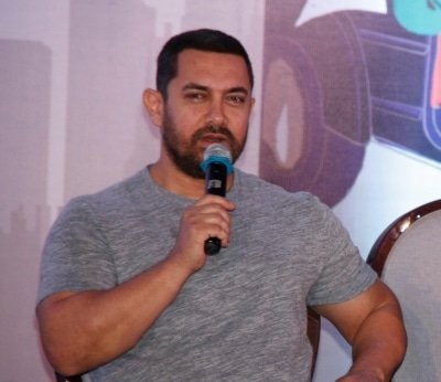 Aamir Khan Denies Distributing Money In Flour Packets