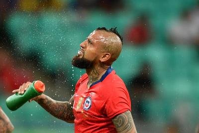 Arturo Vidal Wants Barcelona Stay Despite Transfer Talks