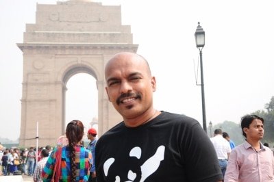 Covid 19 Lyricist Prashant Ingole Helps People In Need