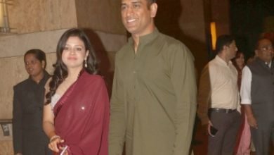 Get A Life Sakshi Quashes Rumours Of Ms Dhonis Retirement