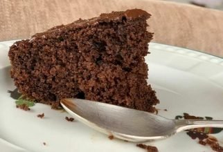 Kareena Savours Chocolate Cake As Saif Looks Grumpy
