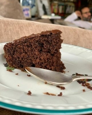Kareena Savours Chocolate Cake As Saif Looks Grumpy