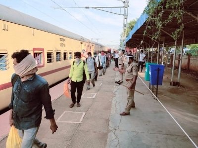 Lockdown 428 Special Trains Ferried Over 4 5 Lakh Indians In Distress