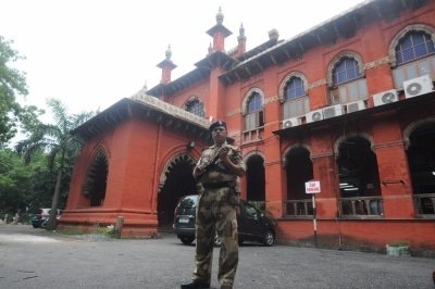 Madras Hc Orders Closure Of Liquor Shops In Tn Allows Online Sales