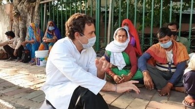 Rahul Interacts With Group Of Migrants Walking Back Home Ld