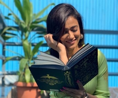 Reading Is Shweta Tiwaris Way Of Having Fun