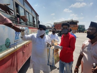 Rss Workers Reach Out To Migrant Workers In Rajasthan