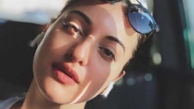 Sonakshi Posts Sunday Selfie As She Doesnt Know What Day It Is