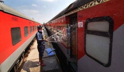 Special Train With 1200 Migrants Leave Telangana For Jkhand