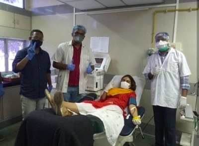 Zoa Morani Donates Blood For Covid 19 Plasmatherapy